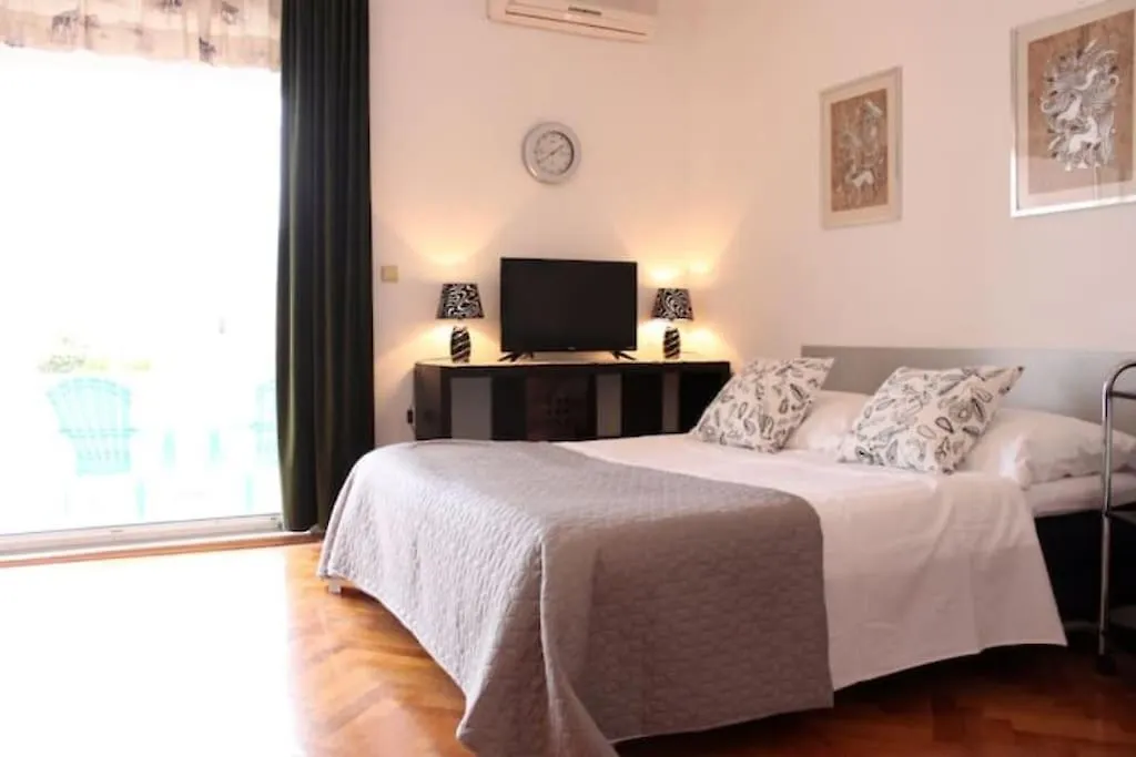 Maia'S Beach Studio Znjan Split 0*,